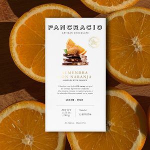 Chocolate con leche Pancracio con almendra y naranja.